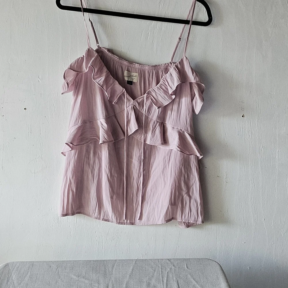 Universal Standard Light Pink Ruffle Camisole - Picture 1 of 9